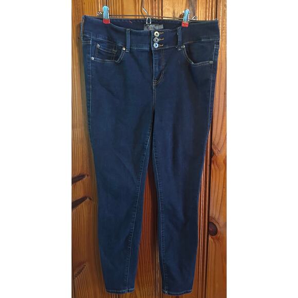 Torrid women’s high rise super soft jegging size 16 regular - Picture 1 of 3